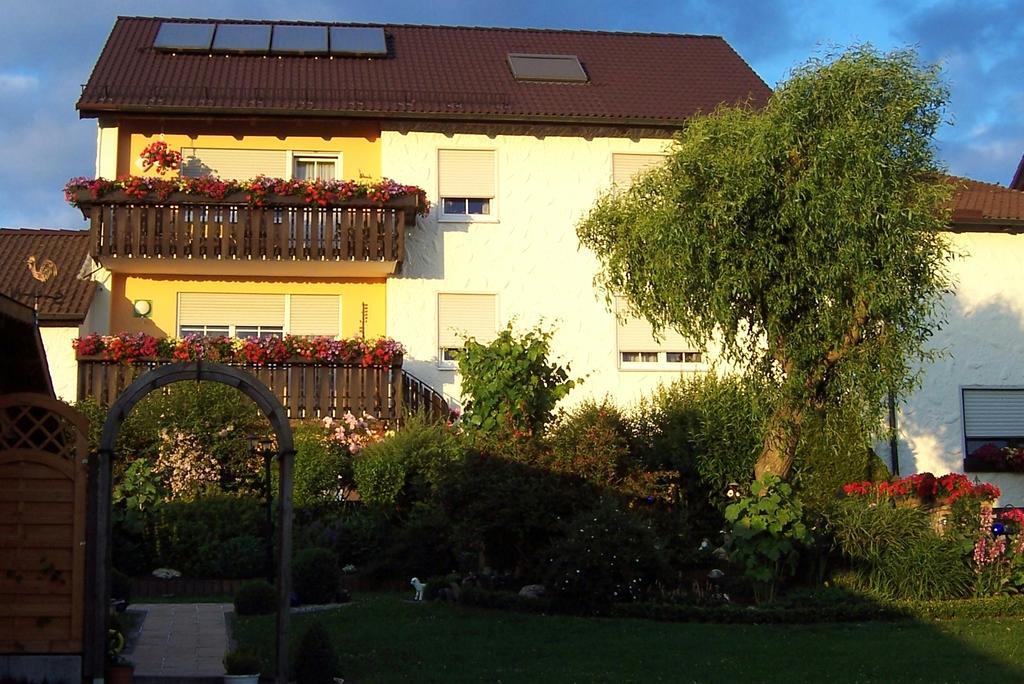 Apartamento Haus Rossner Nemmersdorf Exterior foto